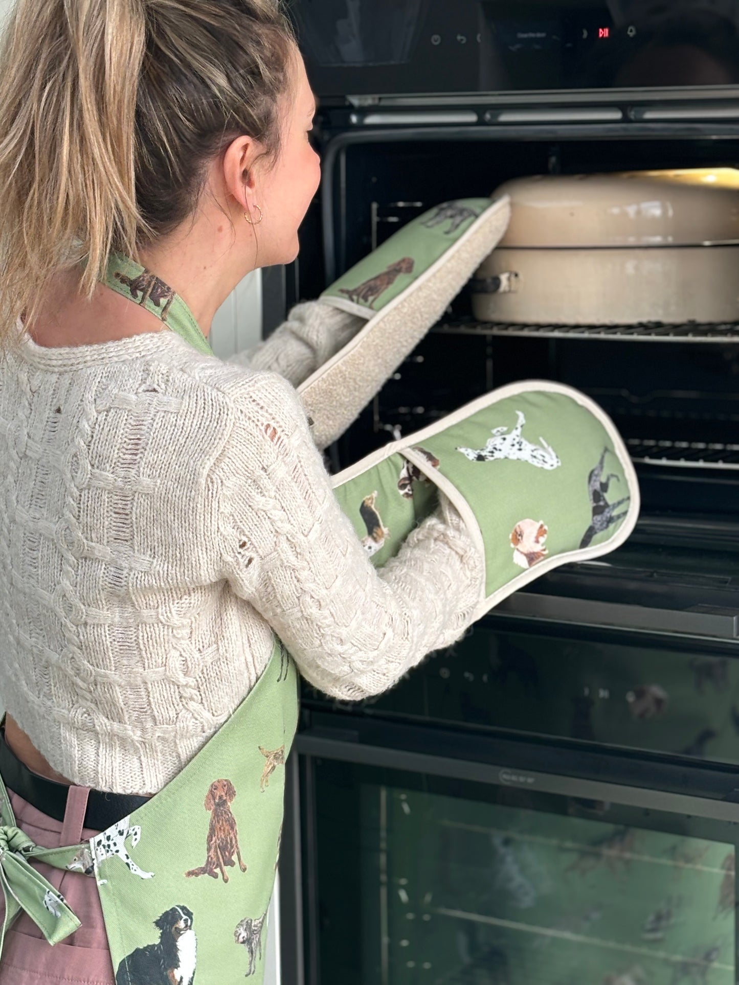 Delightful Dogs Oven Glove