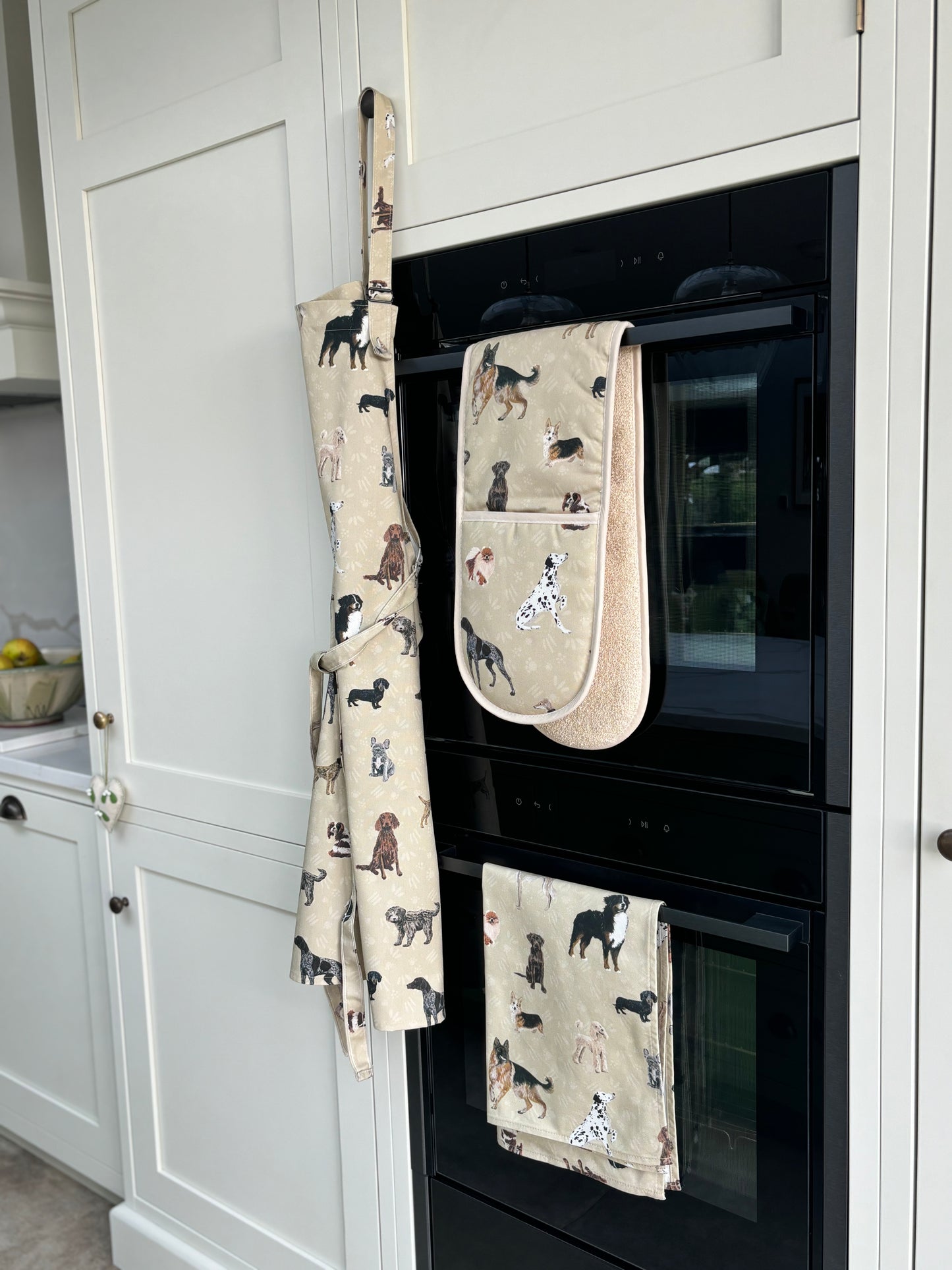 Delightful Dogs Oven Glove
